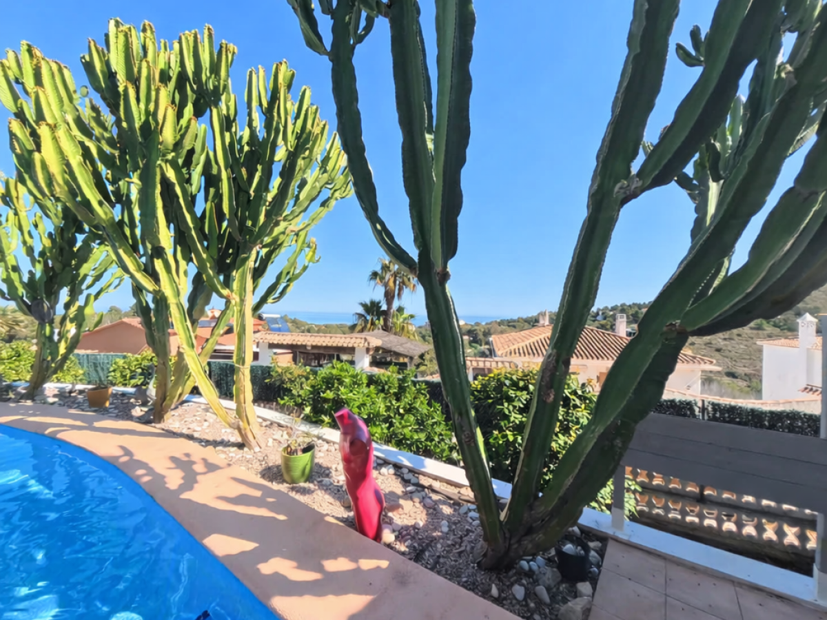 Villa de luxe à Las Rotas, Dénia : piscine privée et vue sur la mer