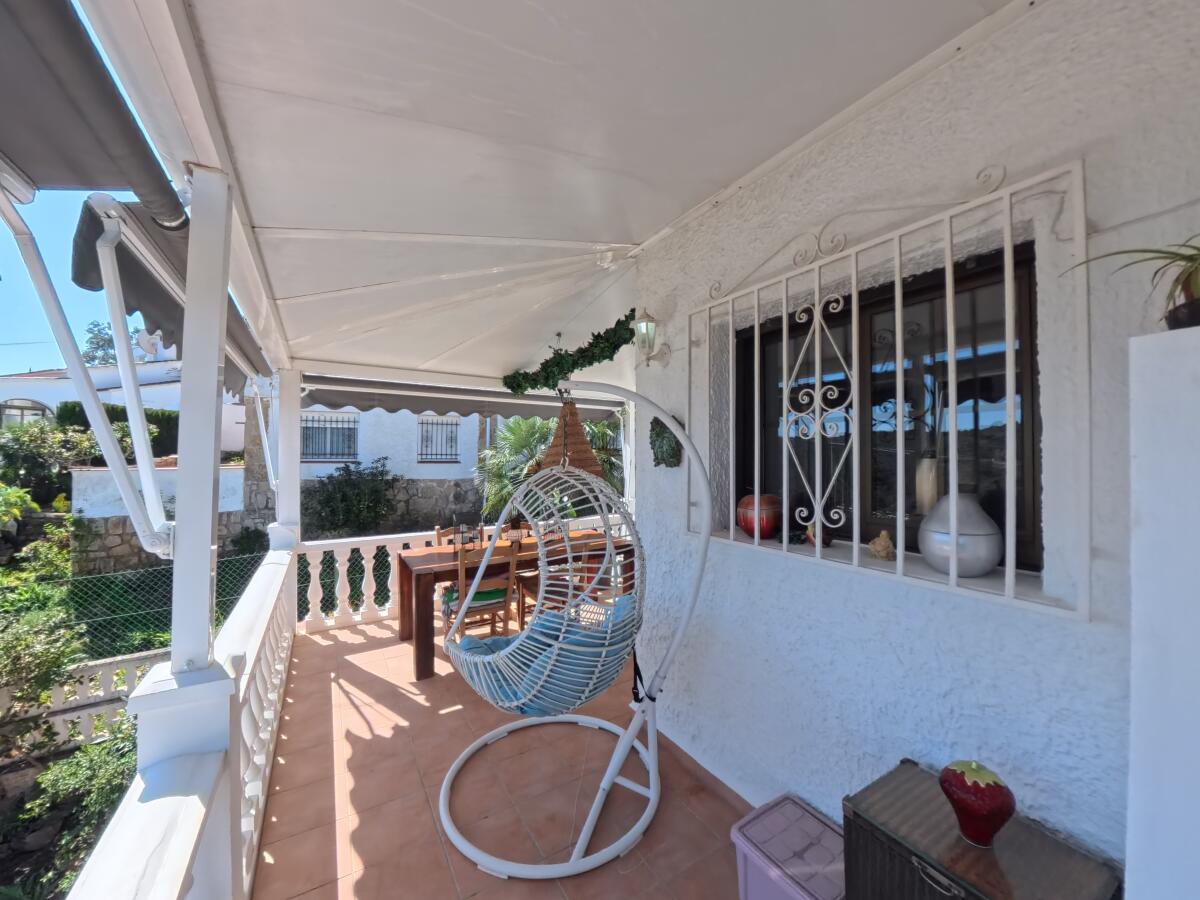 Villa de luxe à Las Rotas, Dénia : piscine privée et vue sur la mer