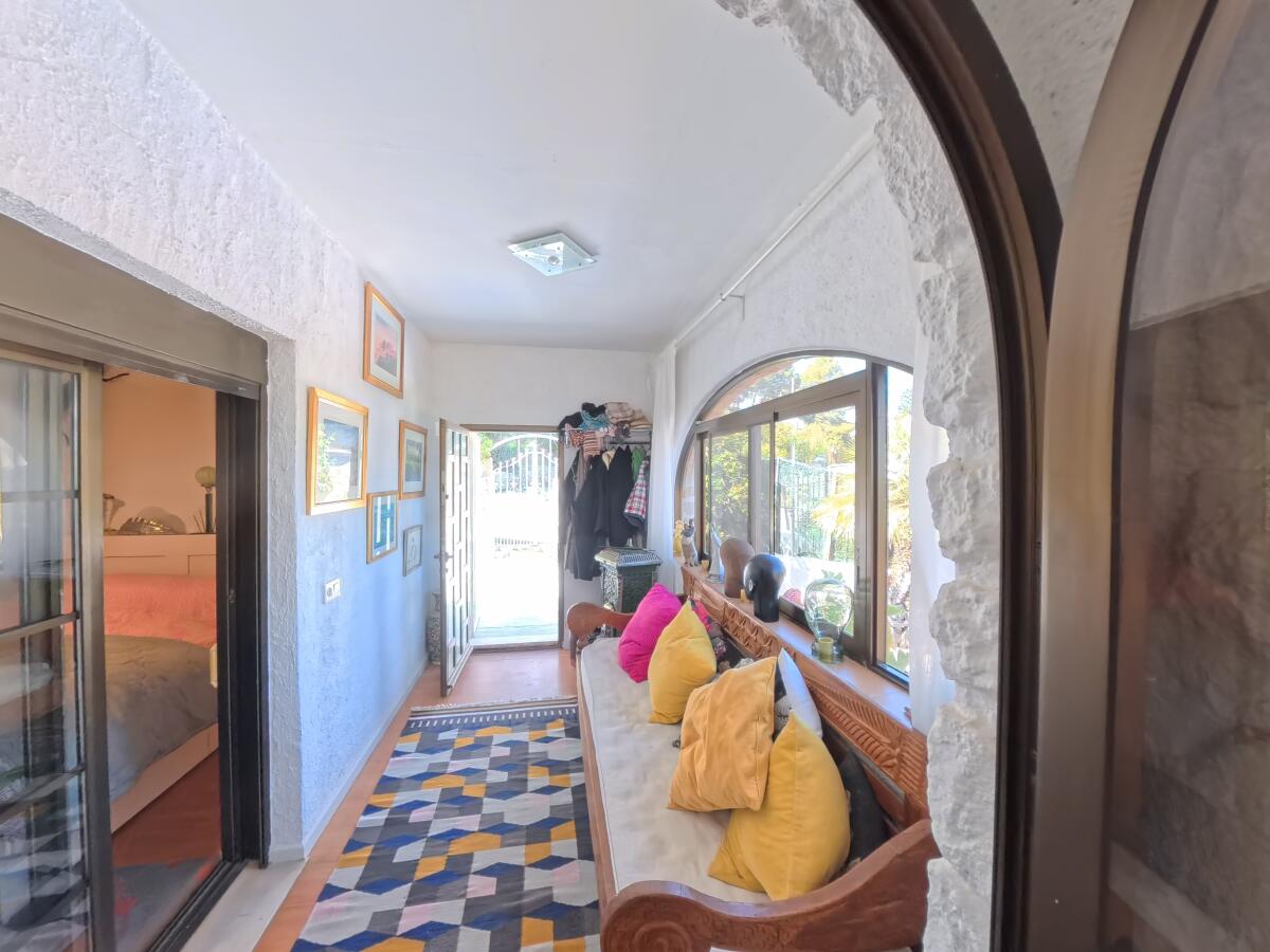 Villa de luxe à Las Rotas, Dénia : piscine privée et vue sur la mer