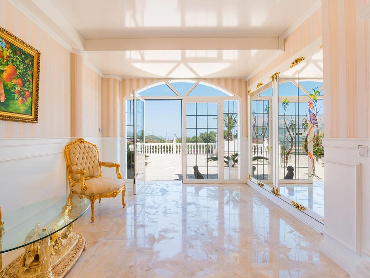 Villa 6 Chambres à vendre à Denia