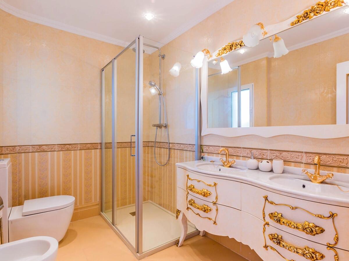 Villa 6 Chambres à vendre à Denia