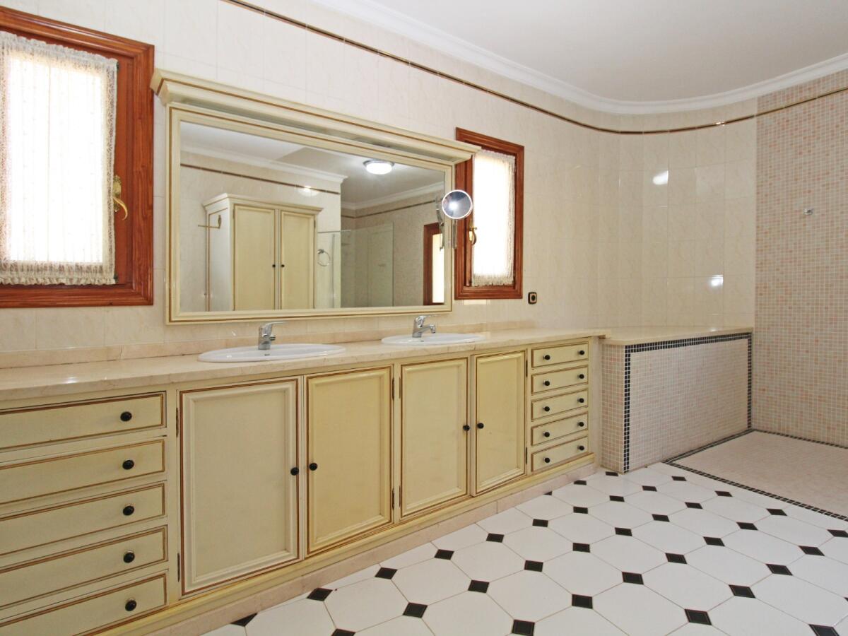 Villa 8 Chambres à vendre à Moraira Benimeit