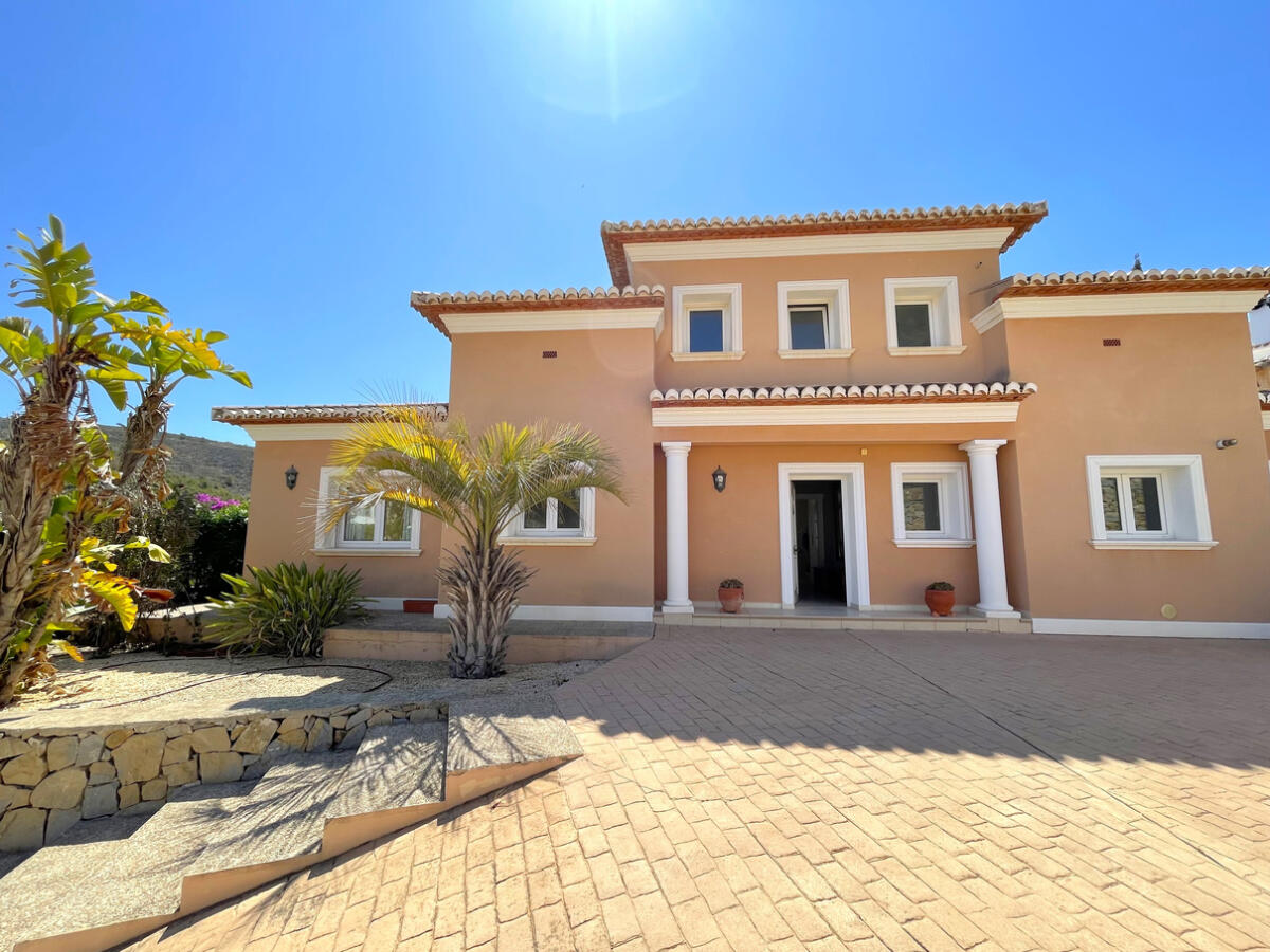 Villa 5 Chambres à vendre à Moraira